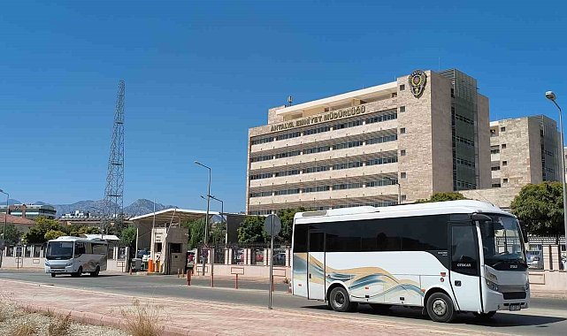 Antalya'daki 'rüşvet' soruşturmasında 14 şüpheli adliyeye sevk edildi