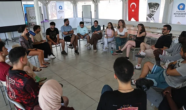 Antalya'da gençler kültürlerarası diyalog için buluştu