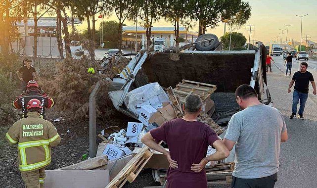 Araç altında sıkışan sürücü kurtarıldı
