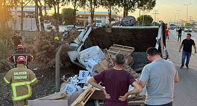 Araç altında sıkışan sürücü kurtarıldı