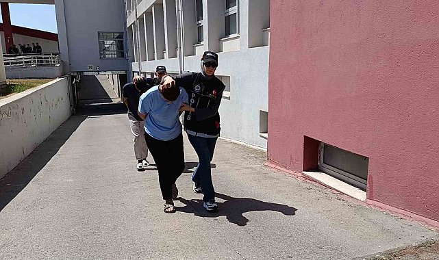 Araçta 5 kilo esrar ile yakalandılar: ''Haberimiz yok'' savunması yaptılar