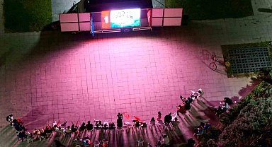 Arnavutköy'de milli heyecan: Yüzlerce kişi dev ekranda Türkiye-Almanya finalini izledi