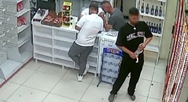 Arnavutköy'de pes dedirten hırsızlık: İçeceği eşofmanına gizleyip çaldı