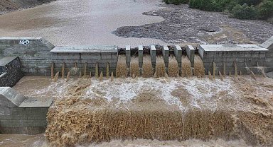 Artvin'de derelerdeki taşkın önlemleri can ve mal kaybını önledi