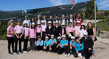 Artvin'de öğrencilere fidan üretimi anlatıldı