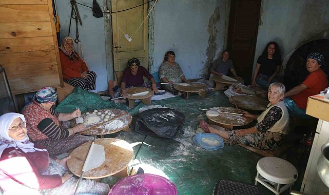 Artvinli kadınlar kışa imece usulüyle hazırlanıyor