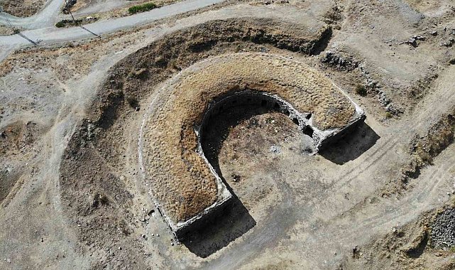 At nalı şeklindeki eşsiz tabya: Kars turizmine kazandırılmayı bekliyor