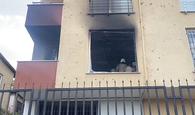 Ataşehir'de 5 katlı binada çıkan yangın paniğe neden oldu