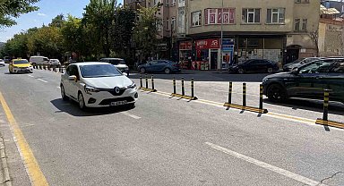 Atatürk caddesi dubaları tartışma konusu