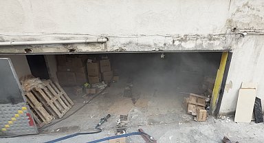 Avcılar'da kozmetik deposunda yangın paniği