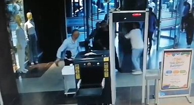 AVM müdürünün bıçaklanarak öldürüldüğü ana dair görüntüler ortaya çıktı