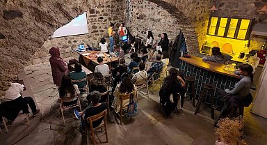 Avrupalı gençlerden Mudurnu'da tarihe dokunuş