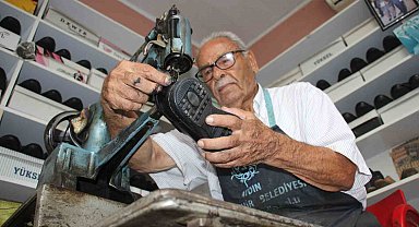 Ayakkabı doktoru Nail Usta, 75 yıldır baba mesleğini yapıyor