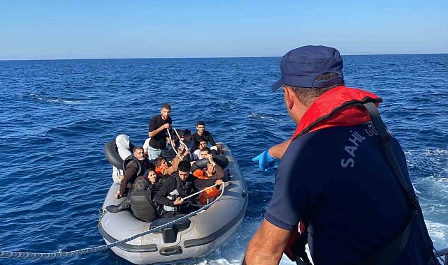 Aydın açıklarında 12 düzensiz göçmen kurtarıldı