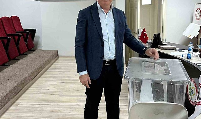 Aydın Eczacı Odası Başkanı Karaarslan 7. defa güven tazeledi