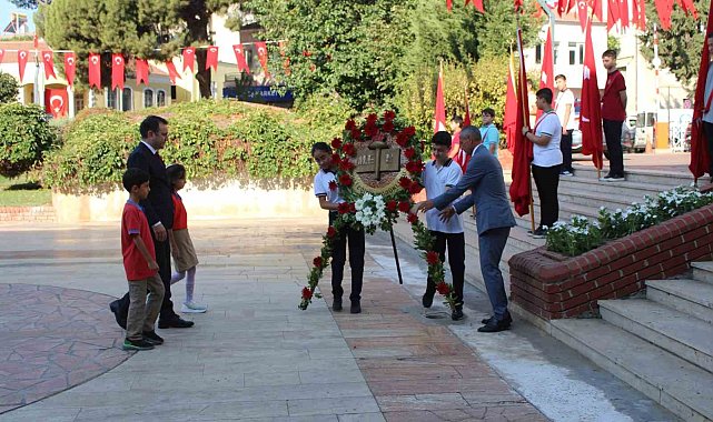 Aydın'da ilk ders zili çaldı, 200 bin öğrenci ders başı yaptı