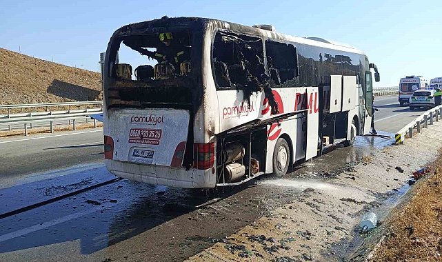 Aydın'da yolcu otobüsü alevlere teslim oldu