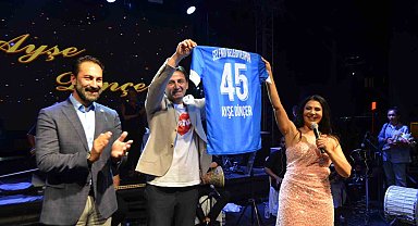 Ayşe Dinçer, Selendi'de binlerce vatandaşı coşturdu