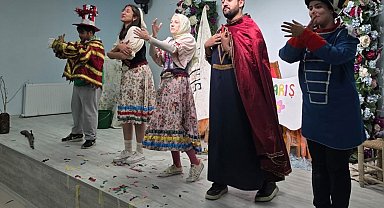 Aziziye'de perde çocuklar için açılıyor; "Kurşun Askerin Utancı" yoğun ilgi görüyor