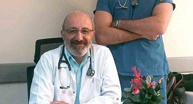 Baba oğul aynı hastanede görev yapıyor