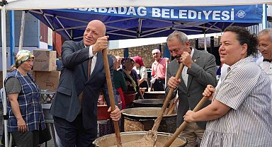 Babadağ'da 26.'sı düzenlenen geleneksel etkinlikte 10 ton keşkek ikram edildi