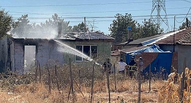 Babaeski'de ev yangını korkuttu