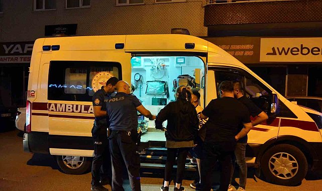 Bafra'da evinin kapısında bıçaklanan çocuk yaralandı