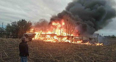 Bağ evi alev topuna döndü, dakikalar içinde kül oldu