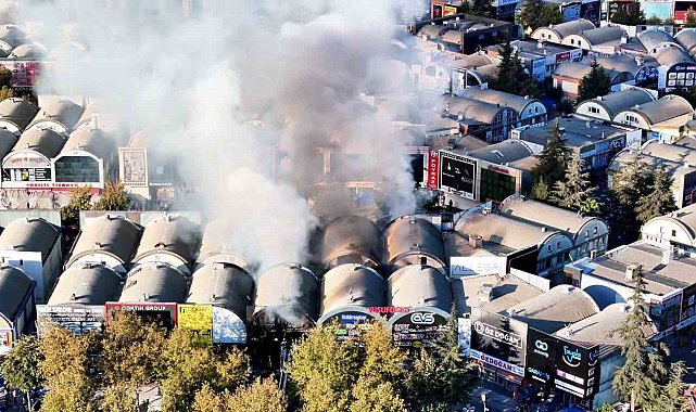 Bağcılar İSTOÇ'ta yangın: 17 işyeri hasar gördü