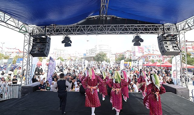 Bağcılar'da 3. Çocuk Şöleni ve Maratonu renkli görüntülere sahne oldu