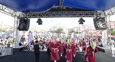 Bağcılar'da 3. Çocuk Şöleni ve Maratonu renkli görüntülere sahne oldu