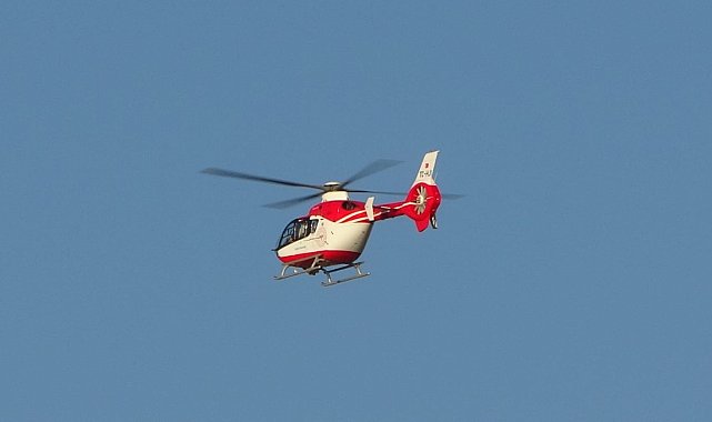Bahçesaray'da yaralanan genç helikopter ambulansla Van'a sevk edildi