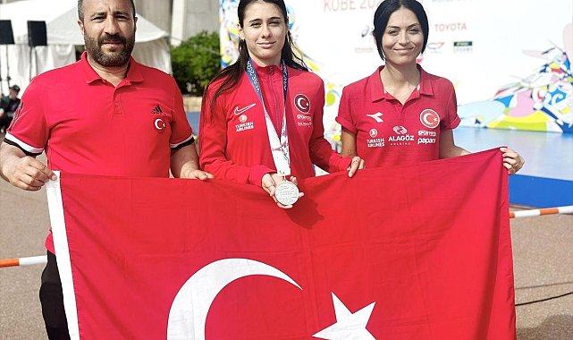 Bakan Bak dünya rekoru kıran Aysel Önder'i tebrik etti