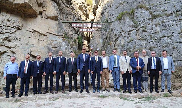 Bakan Ersoy, Cehennem Deresi Kanyonu'nda incelemelerde bulundu