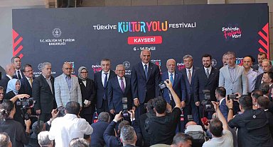 Bakan Ersoy: "Silahların değil, şarkıların, türkülerin sesinin çıkmasını istiyoruz"