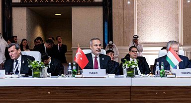 Bakan Fidan Katar'da