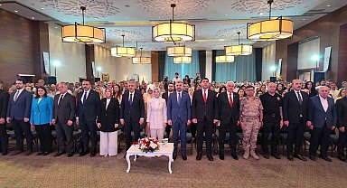 Bakan Göktaş: "18-25 yaş aralığındaki gençlerimiz için kredi miktarını 250 bin liraya, 26-29 yaş arasındaki genç çiftlerimiz için ise 200 bin liraya yükseltiyoruz"