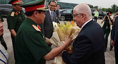 Bakan Güler Vietnam'da