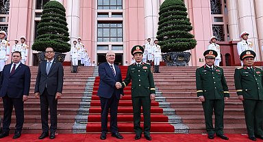 Bakan Güler, Vietnamlı mevkidaşı Phan ile görüştü