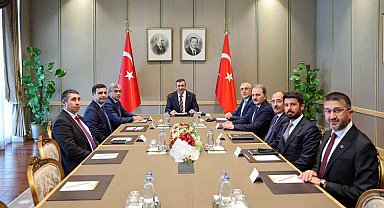 Bakan Işıkhan, Azerbaycan Çalışma ve Halkın Sosyal Koruması Bakanı Aliyev ile bir araya geldi