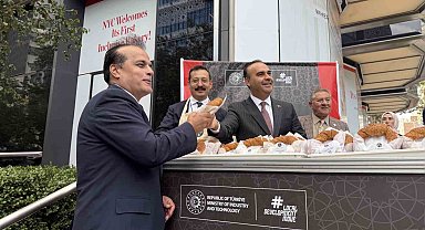 Bakan Kacır: "Her mecrada, her platformda Filistinli kardeşlerimizin hakkını, hukukunu savunmaya en güçlü şekilde Sayın Cumhurbaşkanımızın liderliğinde devam edeceğiz"