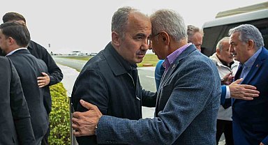 Bakan Uraloğlu: "Hayatı en kısa sürede normale döndürmek için tüm ekiplerimiz gece gündüz çalışıyor"