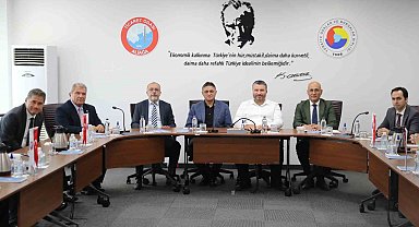 Bakan Yardımcısı Oruç Baba İnan, Aliağa'da yatırımcılarla bir araya geldi