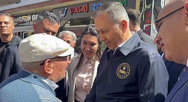 Bakan Yerlikaya Ağrı'da esnafla buluştu, taleplerini dinledi