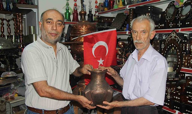 Bakırcı kardeşler mesleği öğrenmek isteyen çırakları bekliyor
