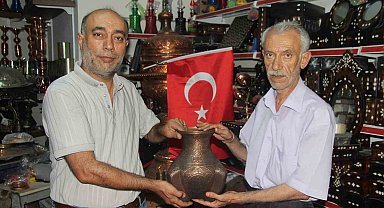 Bakırcı kardeşler mesleği öğrenmek isteyen çırakları bekliyor