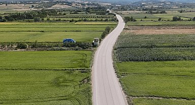 Balıkesir Büyükşehir'den hizmet bekleyen yollarda yoğun mesai