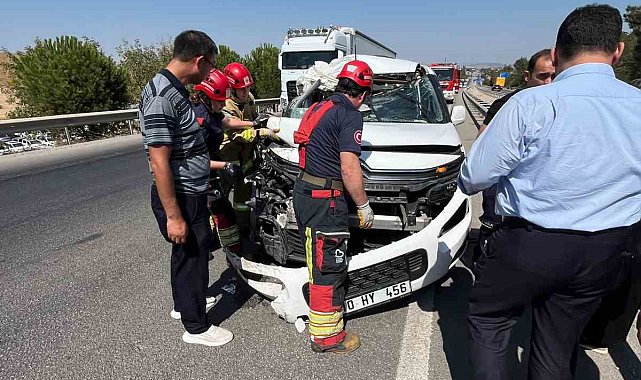 Balıkesir'de çift taraflı trafik kazası; 1 yaralı