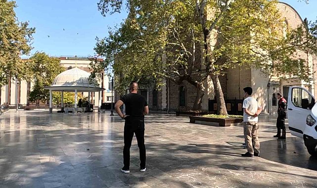 Balıkesir'de tarihi camide şüpheli çanta paniği