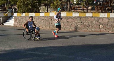 Balıkesir'de Uluslararası Yarı Maratonu start aldı